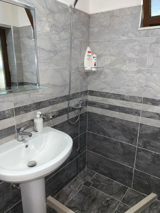 Guest House Genti Берат Экстерьер фото